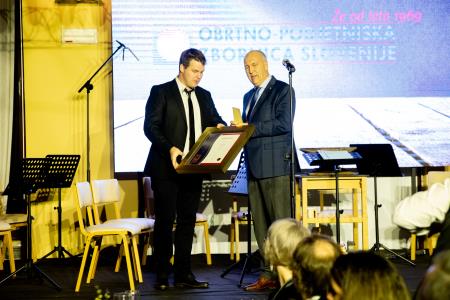 RADIO 94 OSEBNOST LETA 14.1.2023 - Valter Leban-7241